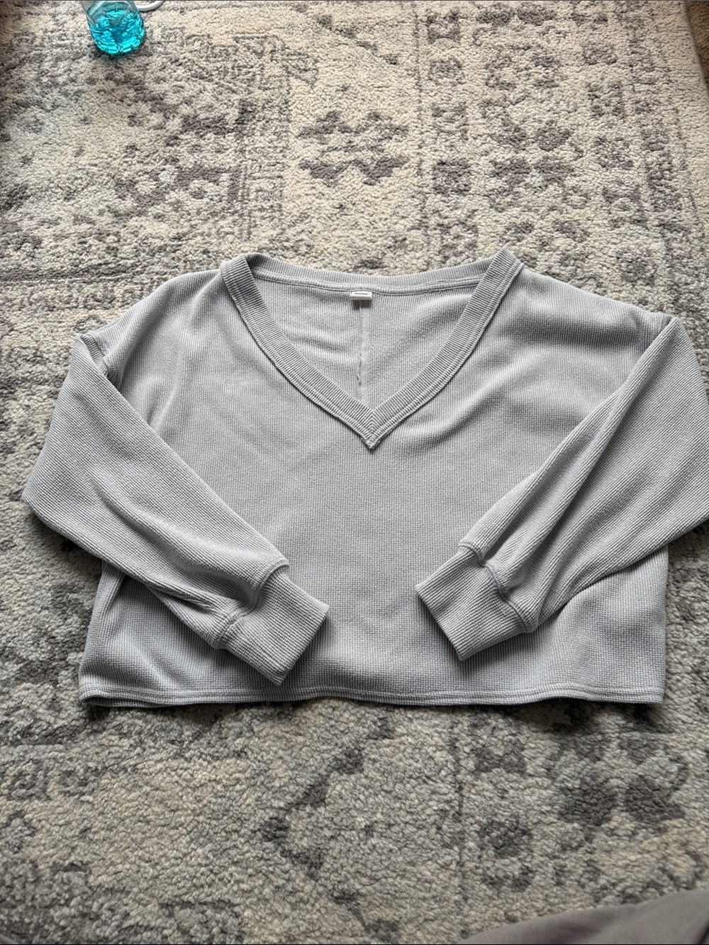 Light Gray V-Neck Knit Cropped Sweater - Picture 3 of 4